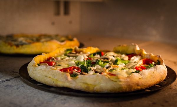 Odkrywamy roślinne składniki do pizzy: Smaczne, zdrowe i łatwo dostępne